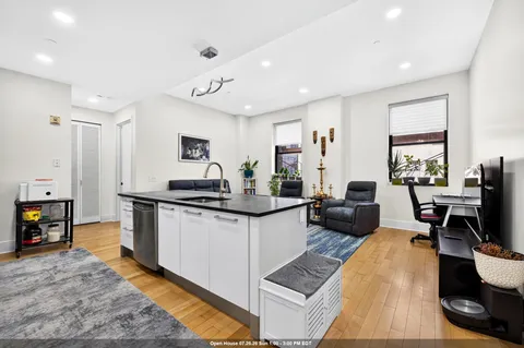 $495,000 | 4 Beacon Way, Unit 414, Jersey City, NJ 07304