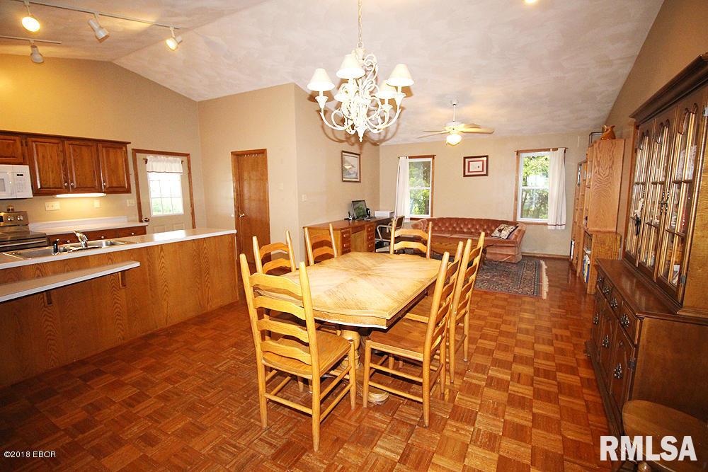 8439 Huey Road Hoffman, IL 62250 - Photo 11 of 33