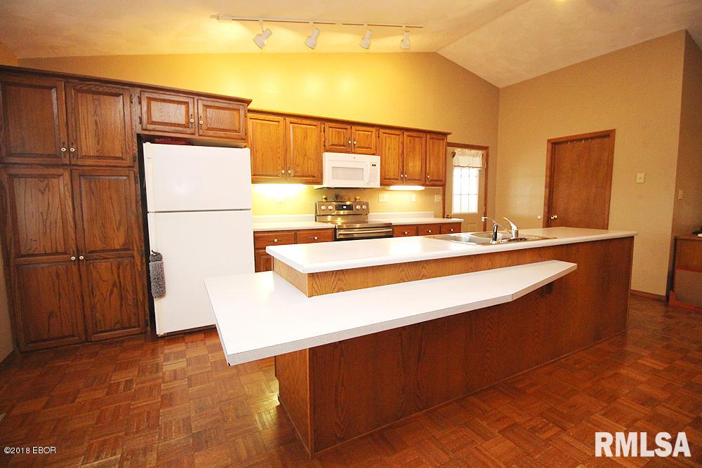 8439 Huey Road Hoffman, IL 62250 - Photo 12 of 33