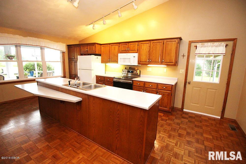 8439 Huey Road Hoffman, IL 62250 - Photo 14 of 33