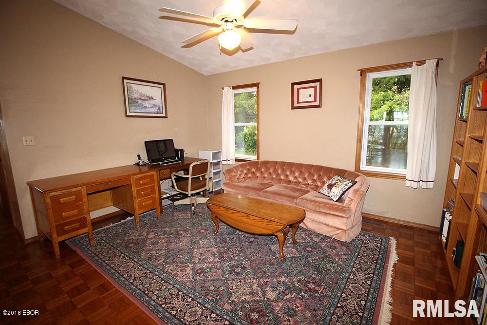 8439 Huey Road Hoffman, IL 62250 - Photo 16 of 33