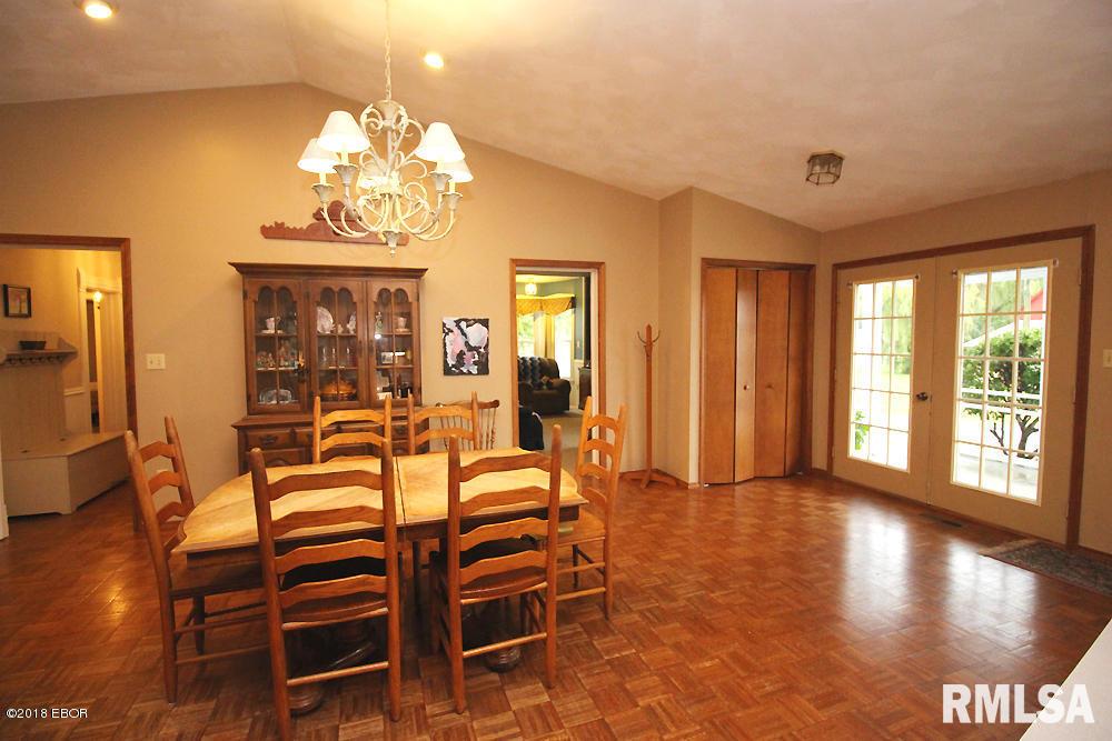 8439 Huey Road Hoffman, IL 62250 - Photo 9 of 33