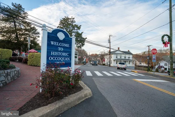 $2,200 | 1550 Renate Drive, Unit 203, Woodbridge, VA 22192