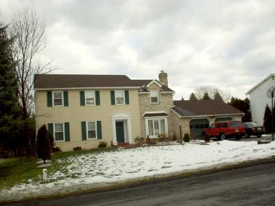 3117 Oakland Road Bethlehem, PA 18020 - Photo 1 of 12 Front