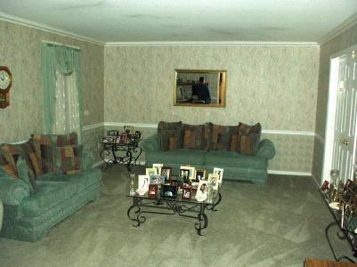 3117 Oakland Road Bethlehem, PA 18020 - Photo 4 of 12 Living Room