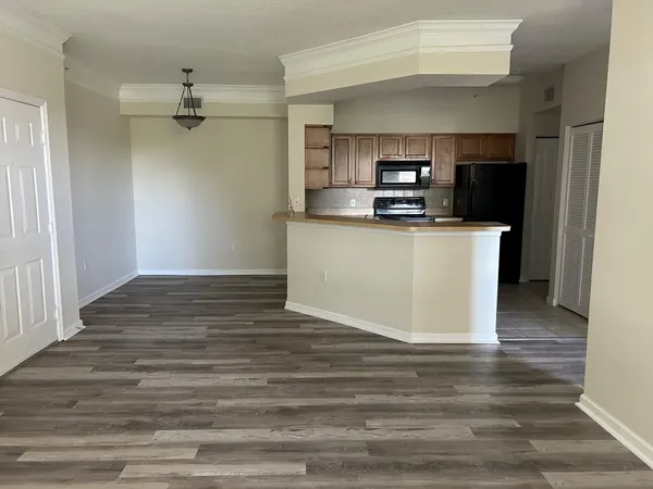 $1,690 | 9825 Baywinds Boulevard, Unit 1206, Royal Palm Beach, FL 33411