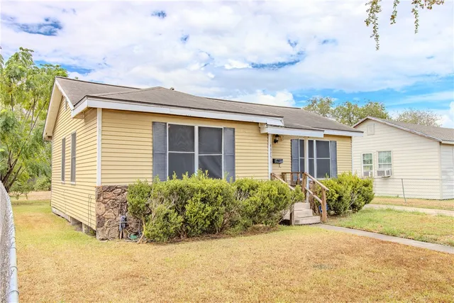 a view of a house with a outdoor space