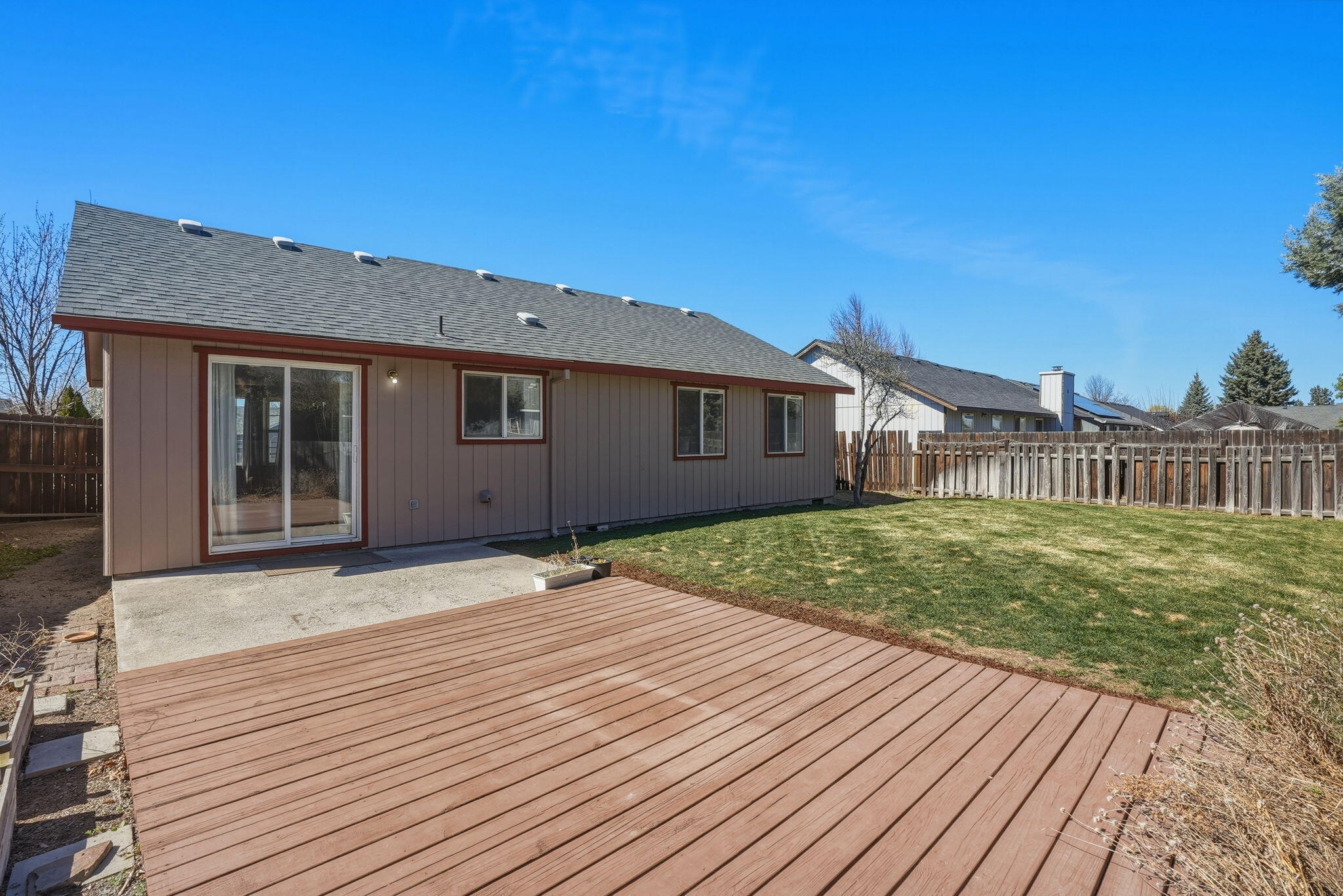 2004 Southwest 29th Street Redmond, OR 97756 - Photo 32 of 37 42-web-or-mls-Riley_Visuals_042