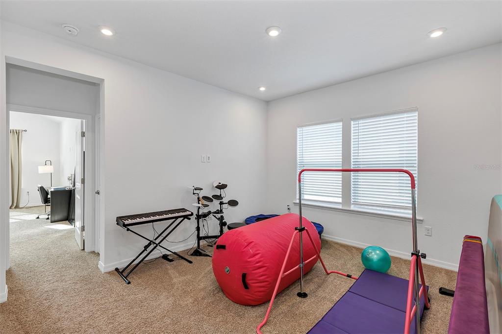 6501 Rover Way St. Cloud, FL 34771 - Photo 27 of 29 a living room with furniture