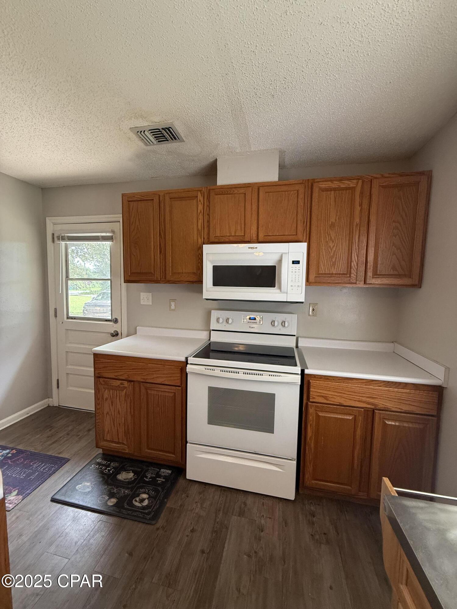 5947 Highway 2 Bascom, FL 32423 - Photo 12 of 36