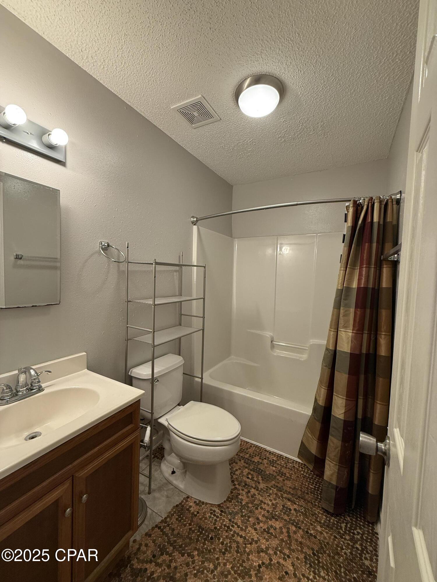 5947 Highway 2 Bascom, FL 32423 - Photo 18 of 36