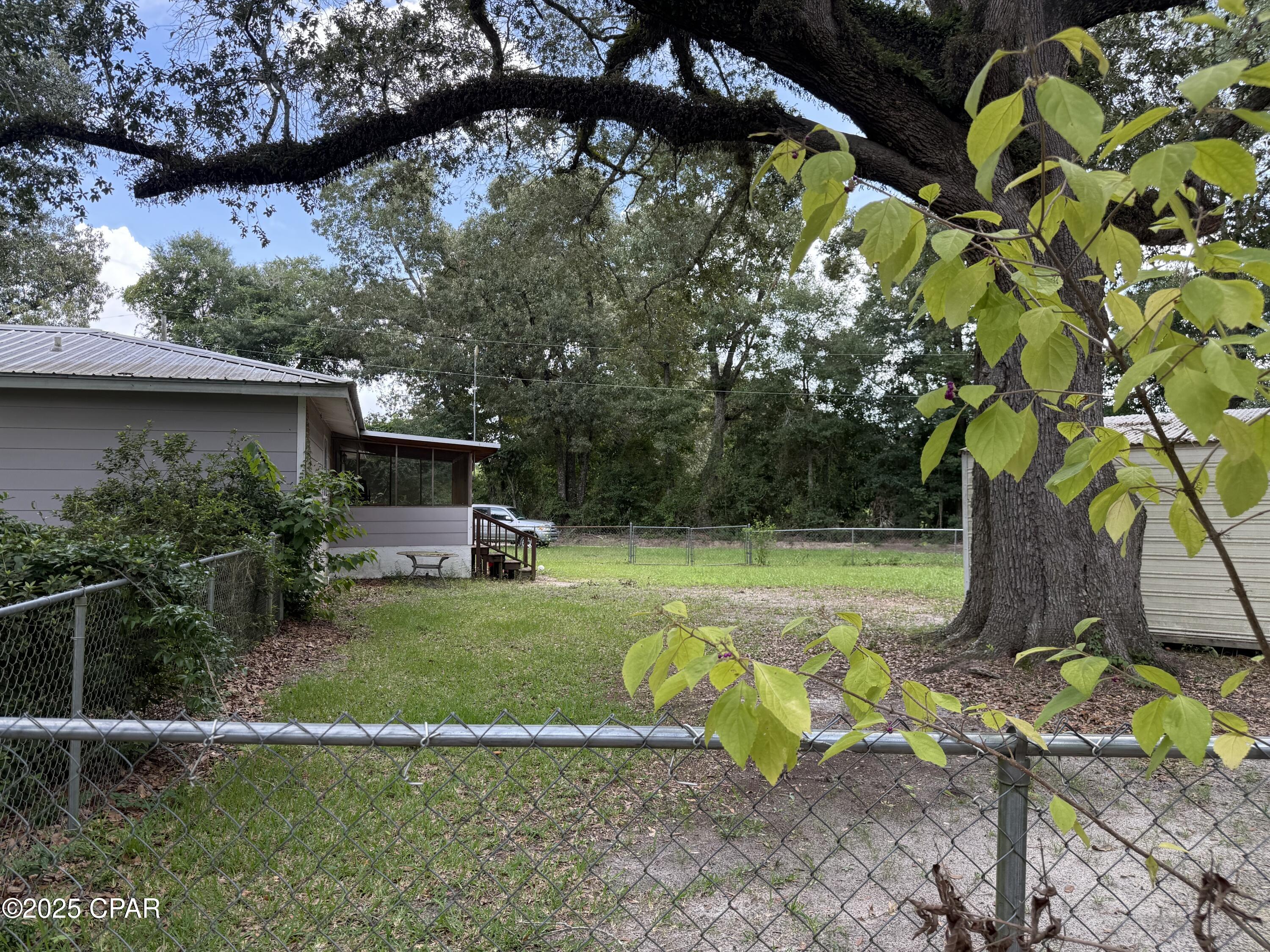 5947 Highway 2 Bascom, FL 32423 - Photo 30 of 36