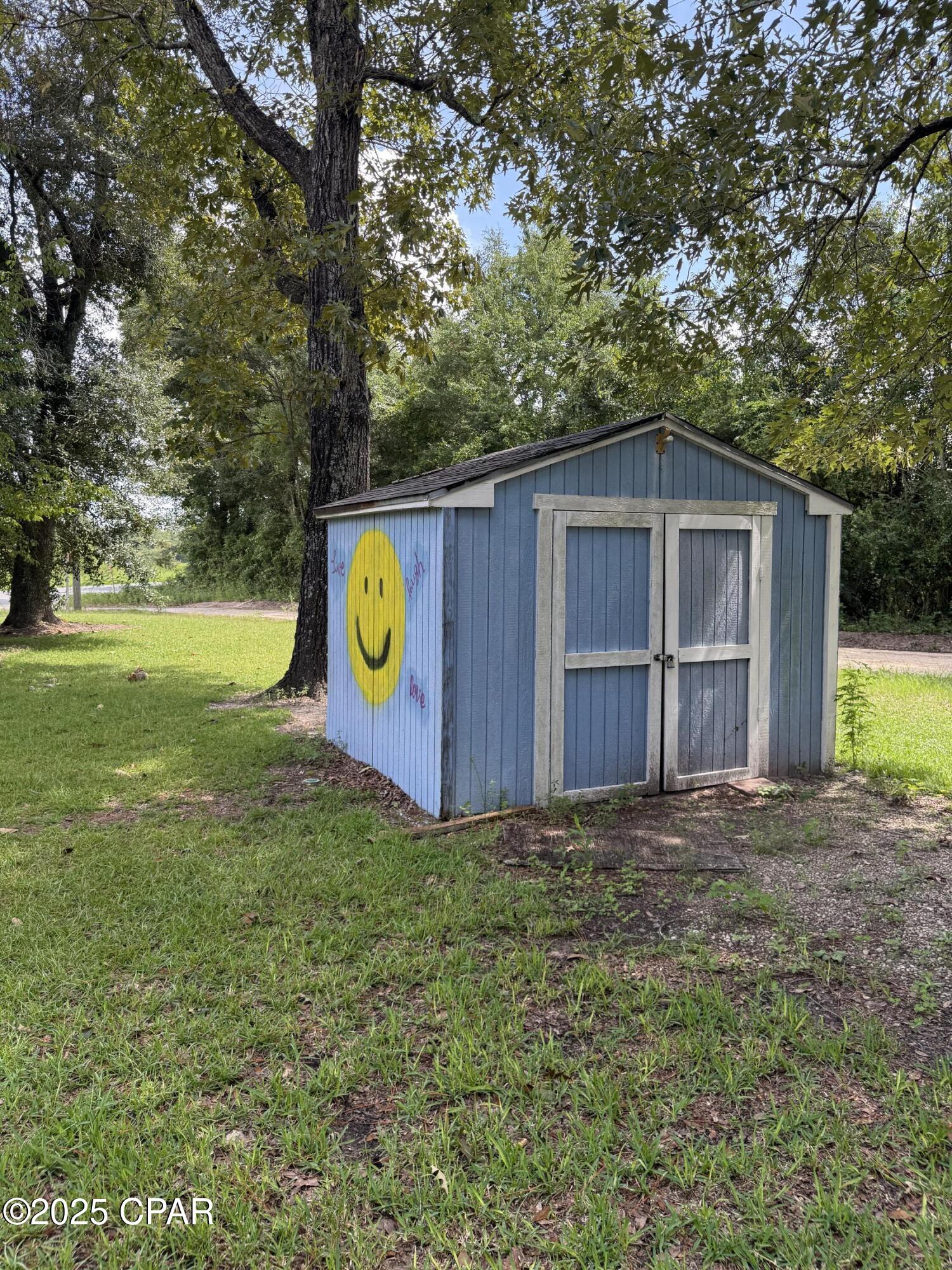 5947 Highway 2 Bascom, FL 32423 - Photo 33 of 36