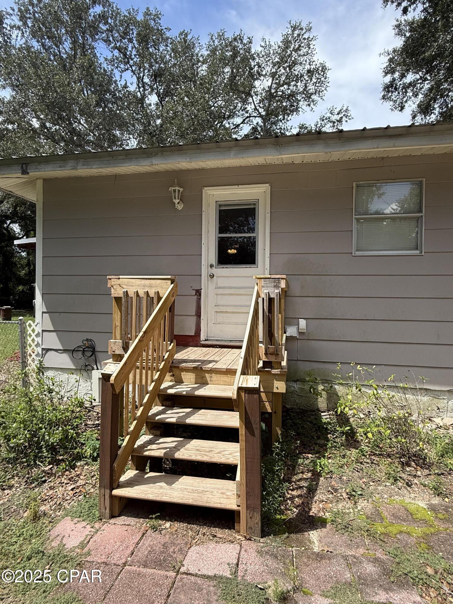 5947 Highway 2 Bascom, FL 32423 - Photo 4 of 36