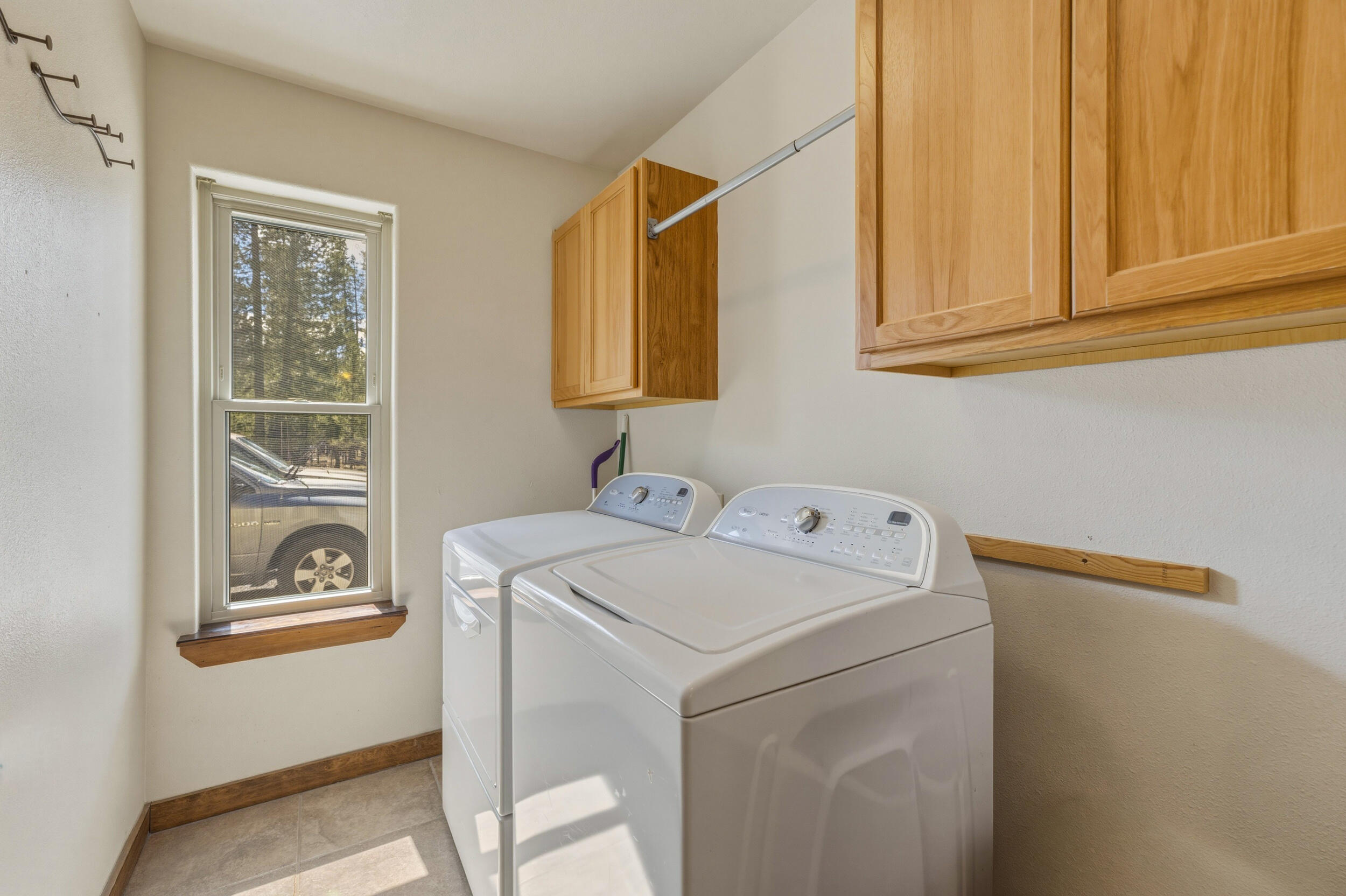 145343 Birchwood Road La Pine, OR 97739 - Photo 34 of 59 Laundry Room