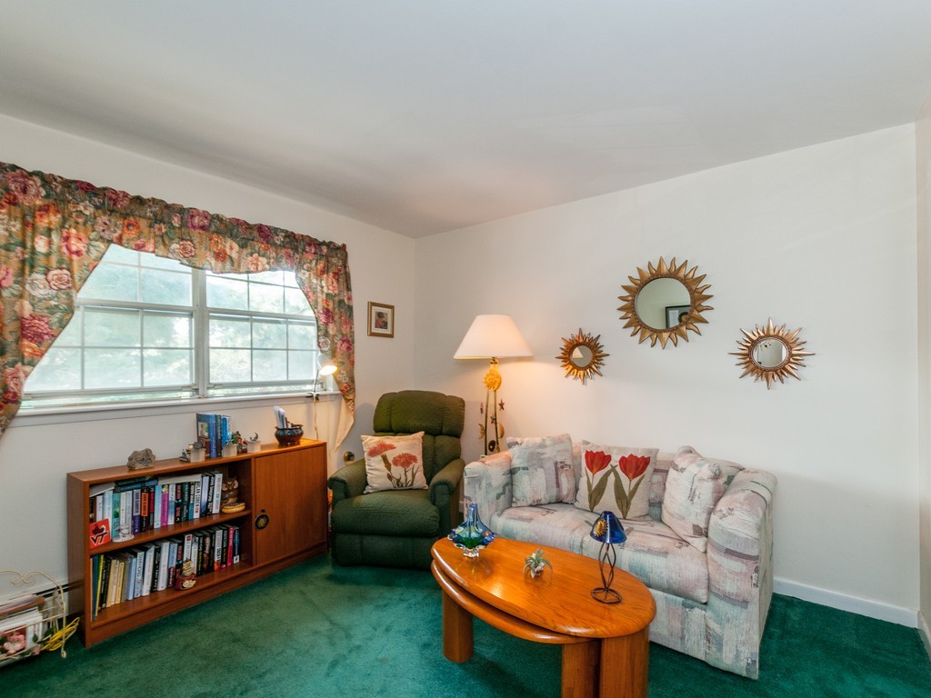 43 Jacqueline Road, Unit 9 Waltham, MA 02452 - Photo 13 of 16 Gallery Image 13