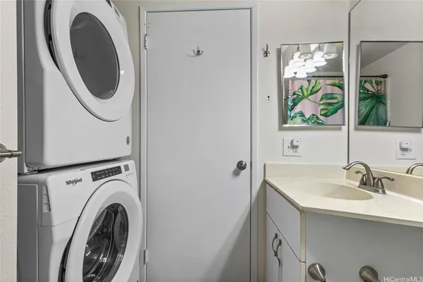 $535,000 | 94-586 Lumiauau Street, Unit 201, Waipahu, HI 96797