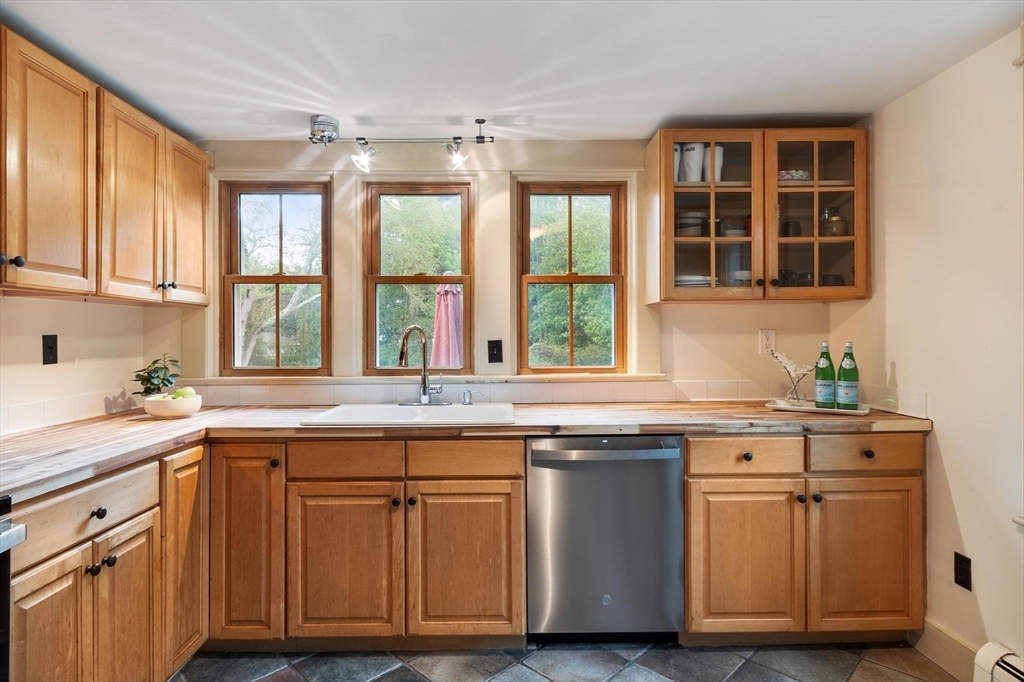 27 True Road, Unit 2 Salisbury, MA 01952 - Photo 11 of 39