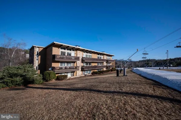 $199,500 | 1814 Fairway Drive, Unit 327, Basye, VA 22842