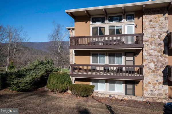 $199,500 | 1814 Fairway Drive, Unit 327, Basye, VA 22842