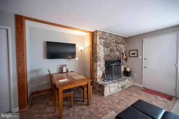 $199,500 | 1814 Fairway Drive, Unit 327, Basye, VA 22842