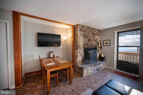 $199,500 | 1814 Fairway Drive, Unit 327, Basye, VA 22842