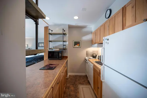 $199,500 | 1814 Fairway Drive, Unit 327, Basye, VA 22842