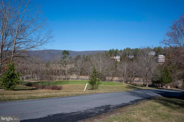 $199,500 | 1814 Fairway Drive, Unit 327, Basye, VA 22842