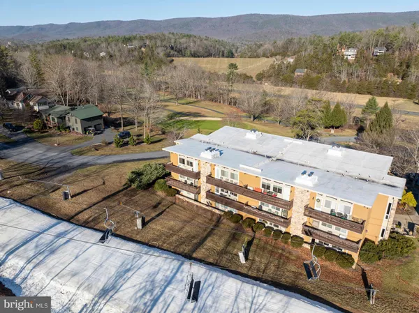 $199,500 | 1814 Fairway Drive, Unit 327, Basye, VA 22842