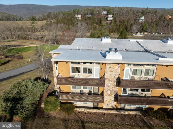 $199,500 | 1814 Fairway Drive, Unit 327, Basye, VA 22842