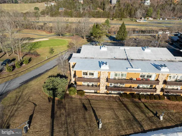 $199,500 | 1814 Fairway Drive, Unit 327, Basye, VA 22842