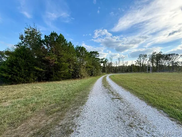 $599,000 | 15306 Bucyrus Drive, Bucyrus, MO 65444