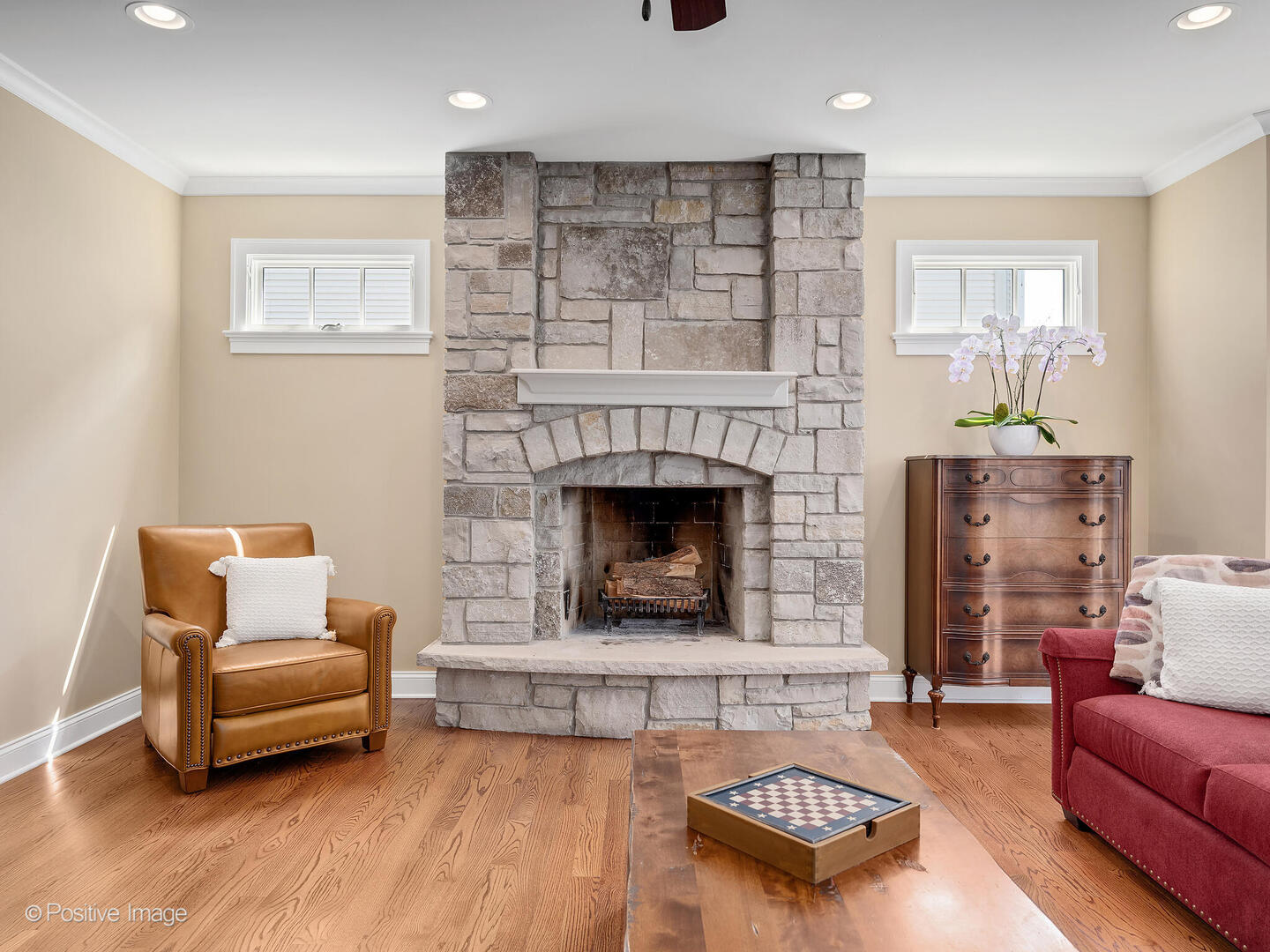 610 Washington Street Elmhurst, IL 60126 - Photo 31 of 48 a living room with furniture and a fireplace