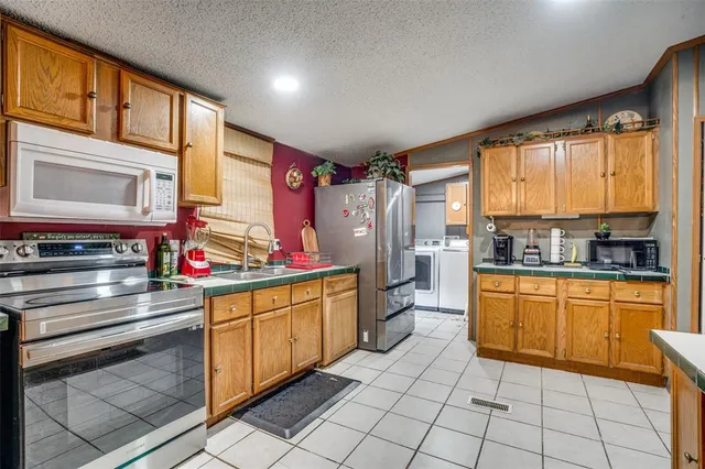 $285,000 | 458 County Road 2131, Valley View, TX 76272