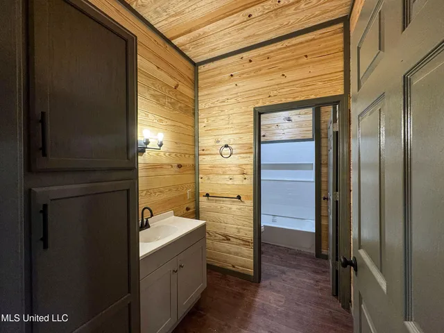 $2,439,500 | 348 Beaverdam Road, Camden, MS 39045