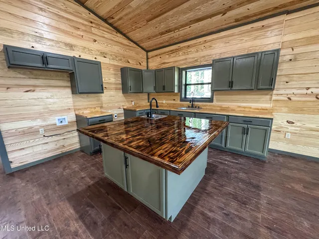 $2,439,500 | 348 Beaverdam Road, Camden, MS 39045