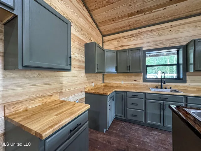 $2,439,500 | 348 Beaverdam Road, Camden, MS 39045