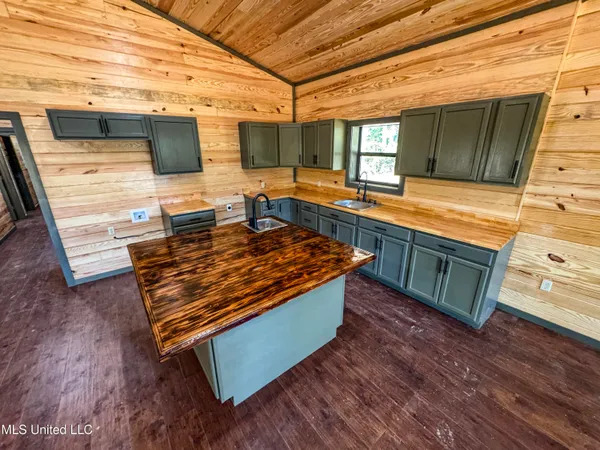 $2,675,000 | 348 Beaverdam Road, Camden, MS 39045