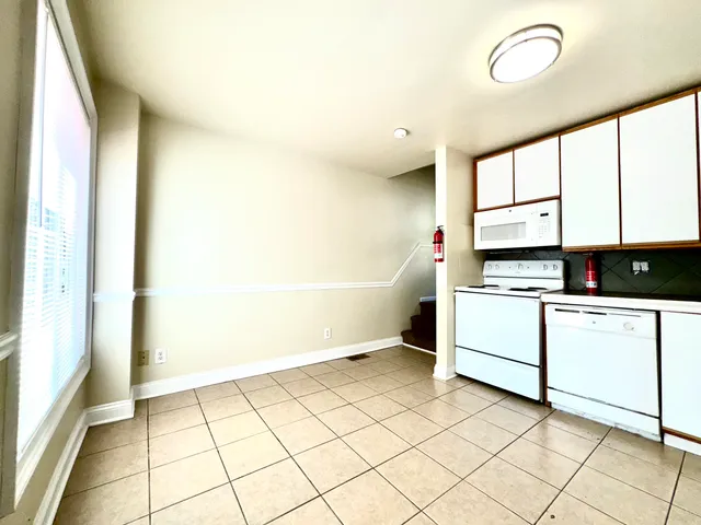 $1,990 | 707 Congress Street, Unit 1, Ypsilanti, MI 48197