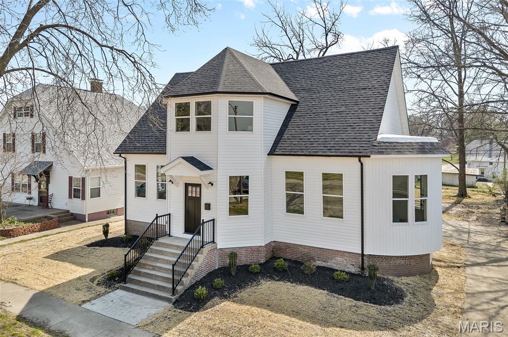 512 Broadway Highland, IL 62249 - Photo 2 of 38