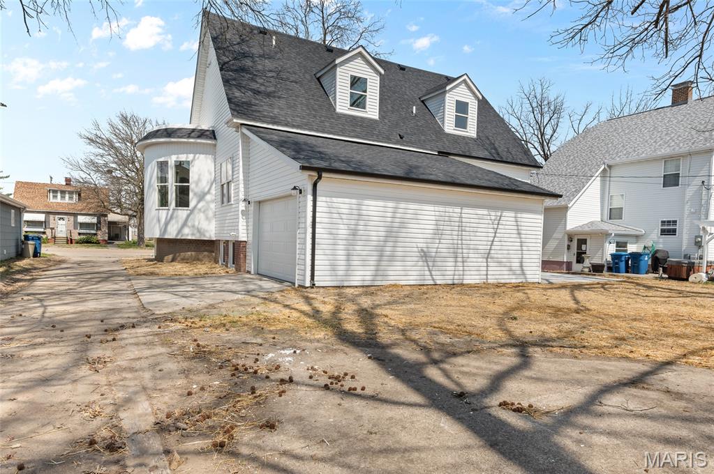 512 Broadway Highland, IL 62249 - Photo 5 of 38