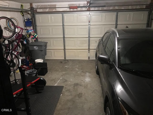 374 East Bard Road Oxnard, CA 93033 - Photo 6 of 15 Garage