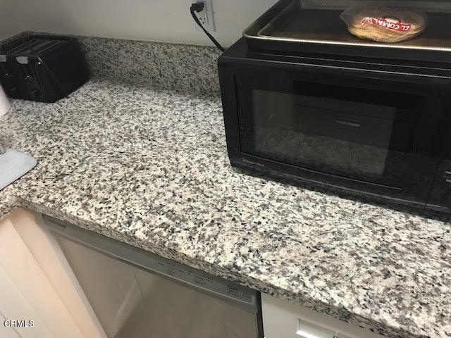 374 East Bard Road Oxnard, CA 93033 - Photo 7 of 15 Granite Countertops in Kitchen