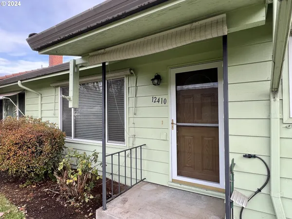 $249,900 | 12410 Southeast Main Street, Portland, OR 97233