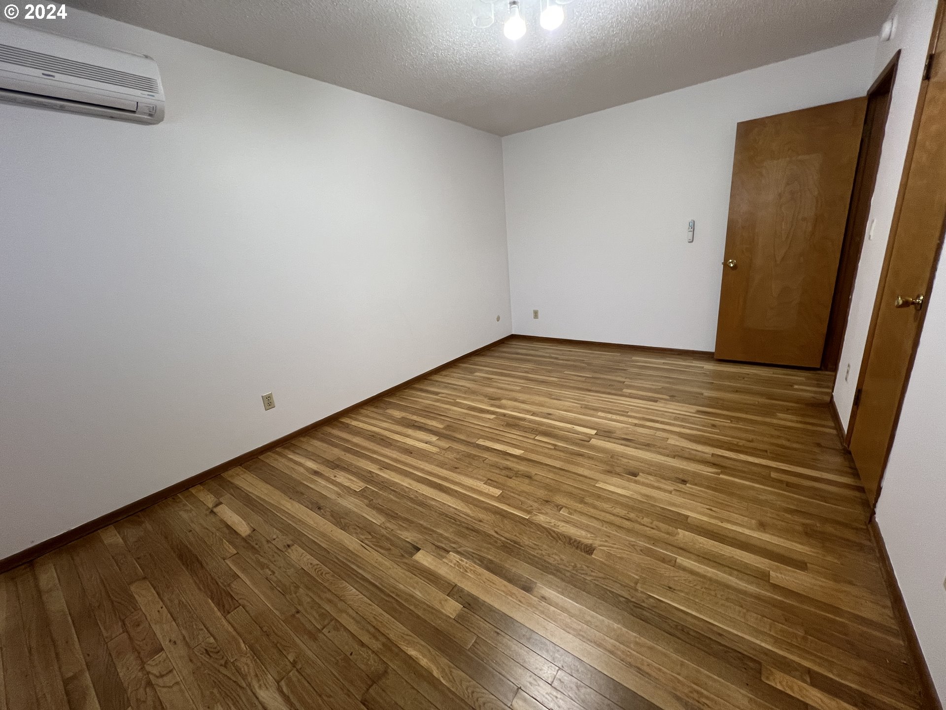 12410 Southeast Main Street Portland, OR 97233 - Photo 15 of 30