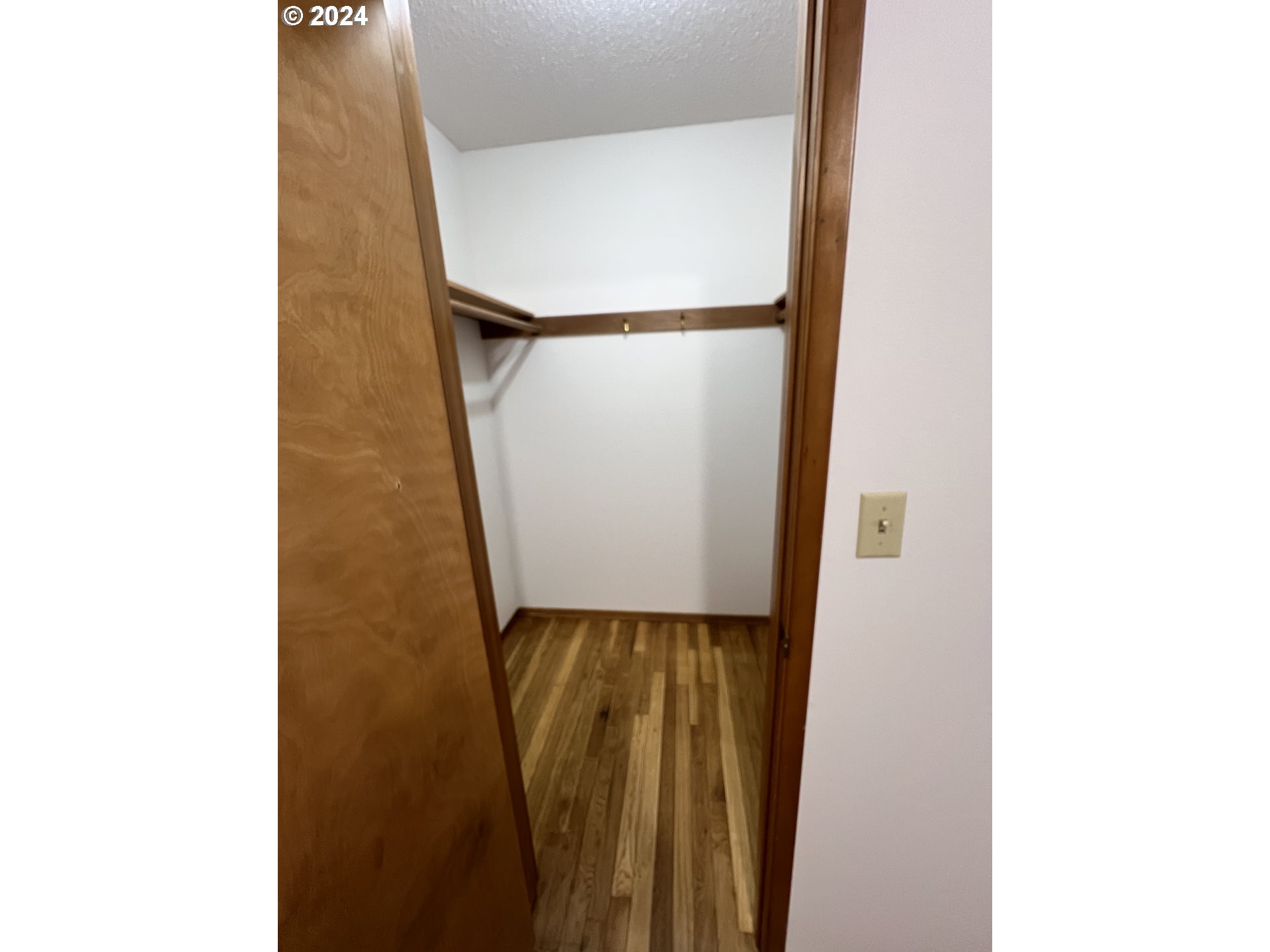 12410 Southeast Main Street Portland, OR 97233 - Photo 17 of 30 Bedroom, Primary