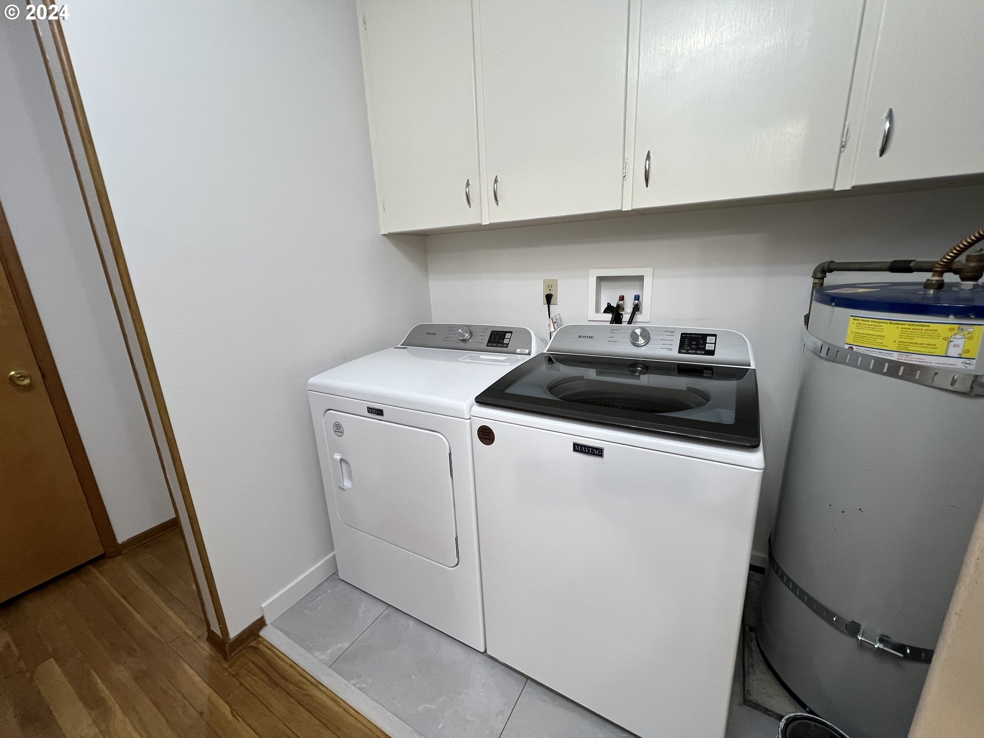 12410 Southeast Main Street Portland, OR 97233 - Photo 24 of 30 Laundry