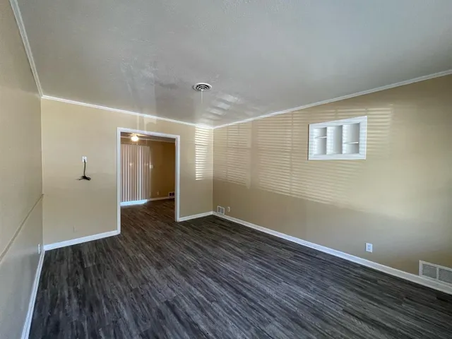 $1,750 | 2310 Gilbert Circle, Arlington, TX 76010