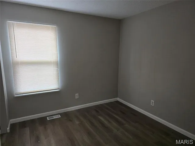 $130,000 | 201 Becker Drive, Hazelwood, MO 63135