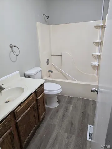 $130,000 | 201 Becker Drive, Hazelwood, MO 63135